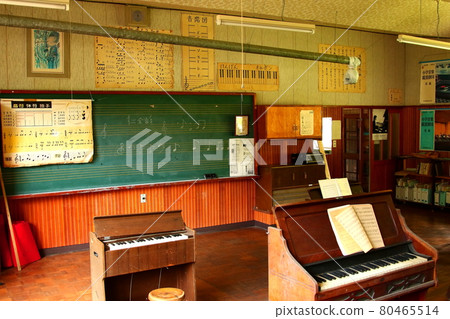 Former Kizawa Elementary School-Shinshu Toyamago 80465514