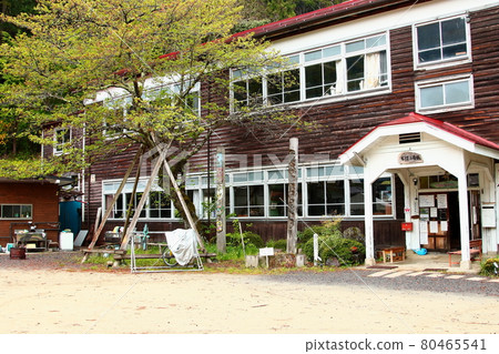 Former Kizawa Elementary School-Shinshu Toyamago 80465541