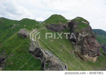 通往北海道積丹半島神威岬脊線的道路 80467961