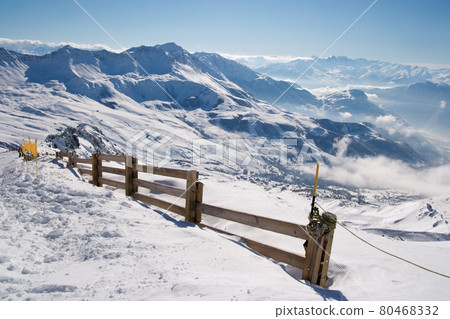 Mountains Mountains 80468332