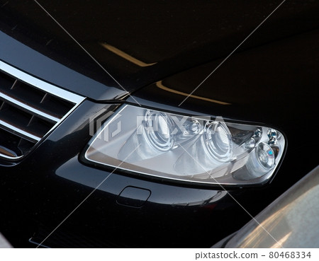 Headlights Headlights 80468334