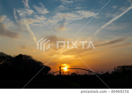 Sunset seen from the bank, Nagareyama City, Chiba Prefecture, Japan Sunset seen from the bank, Nagareyama City, Chiba Prefecture, Japan 80469258