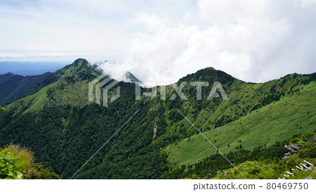 Scenery from the summit of Mt. Ishizuchi 80469750