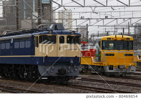 At Tabata driver's office 80469854