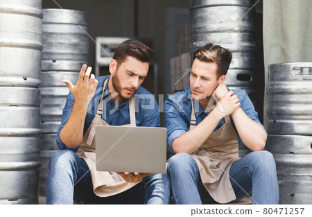 Family business, problems with ordering online, covid-19 quarantine and production error Family business, problems with ordering online, covid-19 quarantine and production error 80471257