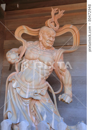 有肌肉脊的仁王像（靜岡縣秋葉總本殿） 80472948