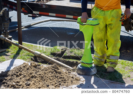 Construction works of a drilling machine for detect the fiber optic of pipeline Construction works of a drilling machine for detect the fiber optic of pipeline 80474760