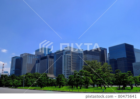 Kokyo Gaien National Garden, Otemachi, Marunouchi Buildings 80475641