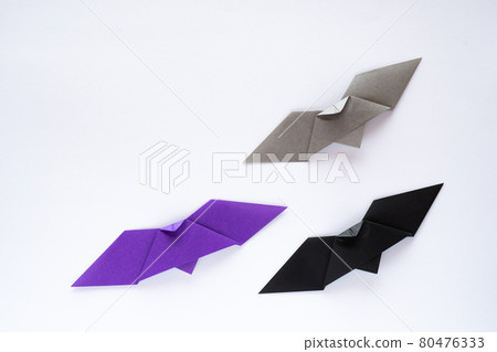 Origami bats on a white background 80476333