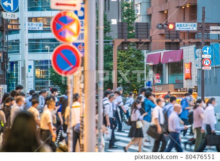 Japan's Tokyo cityscape 2848 people infected and finally the highest ever. Although it is under the fourth declaration, many people in Shinjuku = July 27 Japan's Tokyo cityscape 2848 people infected and finally the highest ever. Although it is under the fourth declaration, many people in Shinjuku = July 27 80476551