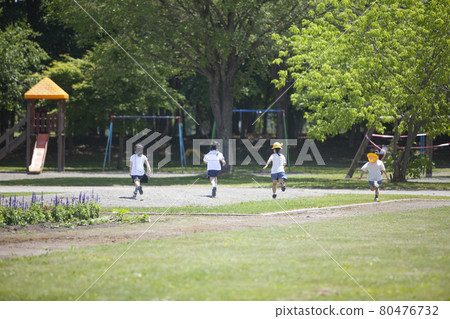 Children after school 80476732