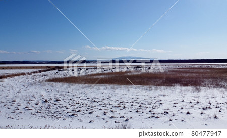 Abashiri's winter lake 80477947