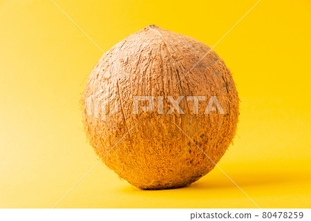 whole coconut whole coconut 80478259