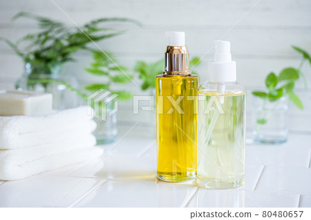 Cleansing oil, image material of beauty oil 80480657