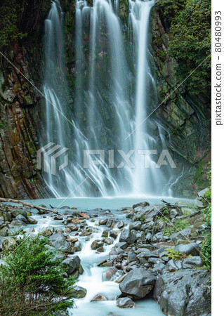 Maruo Falls where hot spring water flows Maruo Falls where hot spring water flows 80480993