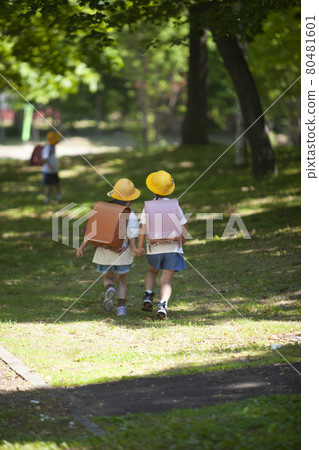 Children going to school 80481601