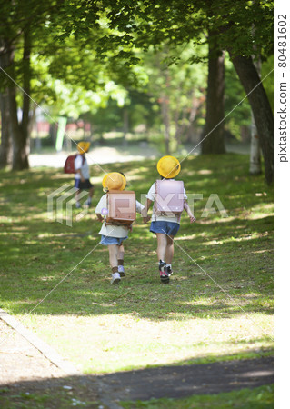 Children going to school 80481602