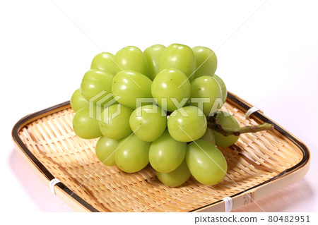 Shine Muscat on the colander Shine Muscat on the colander 80482951