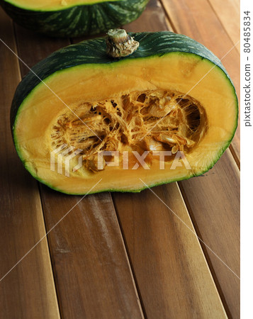 Fresh organic vegetable zucchini 80485834