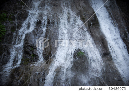 Ryokami山上的“丸神瀑布”[日本100種瀑布]/埼玉縣小鹿野町[秩父多摩啟國立公園] 80486073