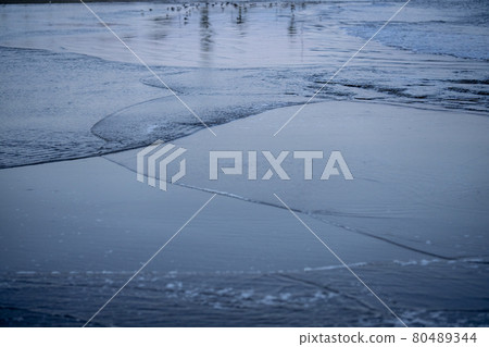 波浪相交 80489344