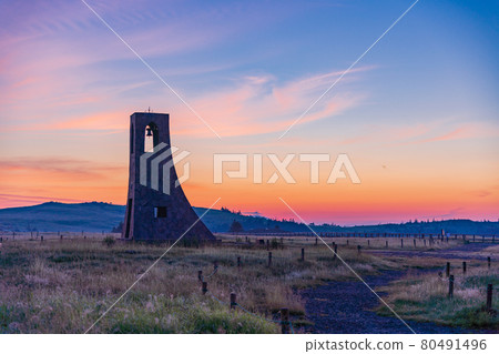 (長野縣)Utsukushigahara高原美容塔黎明 (長野縣)Utsukushigahara高原美容塔黎明 80491496