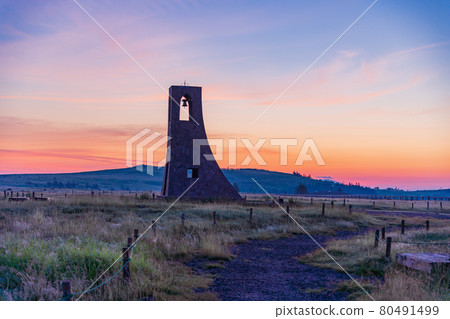 (長野縣)Utsukushigahara高原美容塔黎明 (長野縣)Utsukushigahara高原美容塔黎明 80491499