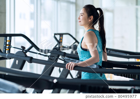 Fitness sports gym running training exercise 80495977