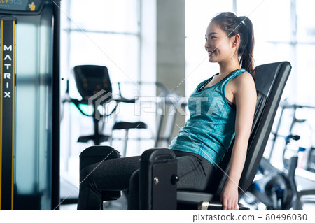 Fitness sports gym training exercise 80496030