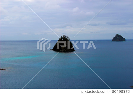 小笠原父島的堺浦海灘 小笠原父島的堺浦海灘 80498573