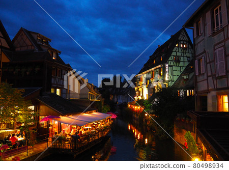 Colmar dusk 80498934