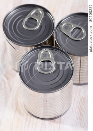 Closed silver tin can Closed silver tin can 80500222