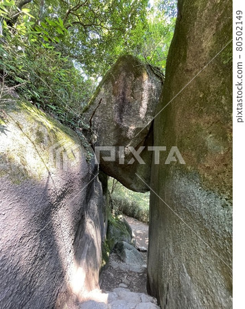 茨城縣筑波山白雲橋路線上的弁慶七回岩 80502149