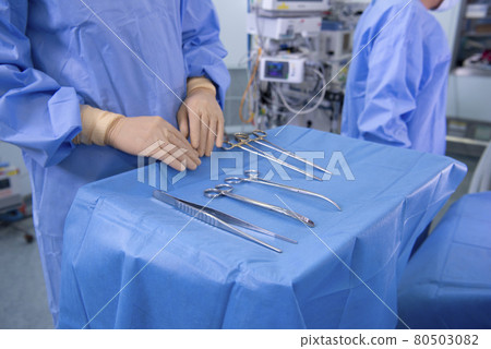 Inspection of preoperative medical equipment 80503082