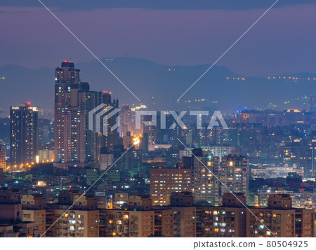 Sunset high angle view of the Jingmei area Sunset high angle view of the Jingmei area 80504925