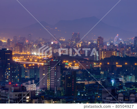 Sunset high angle view of the Jingmei area Sunset high angle view of the Jingmei area 80504927