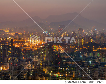 Sunset high angle view of the Jingmei area 80504928