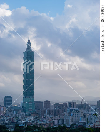 Sunset high angle view of the Xinyi District Sunset high angle view of the Xinyi District 80504955
