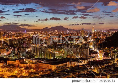 Sunset high angle view of the Jingmei area 80505013