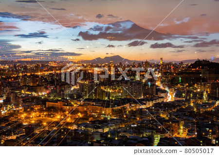 Sunset high angle view of the Jingmei area 80505017