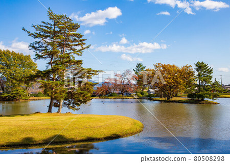 World heritage Hiraizumi autumn, the ruins of the Kanjizaiōin in autumn colors 80508298