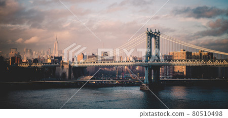 View of Williamsburg Bridge in New York City 80510498