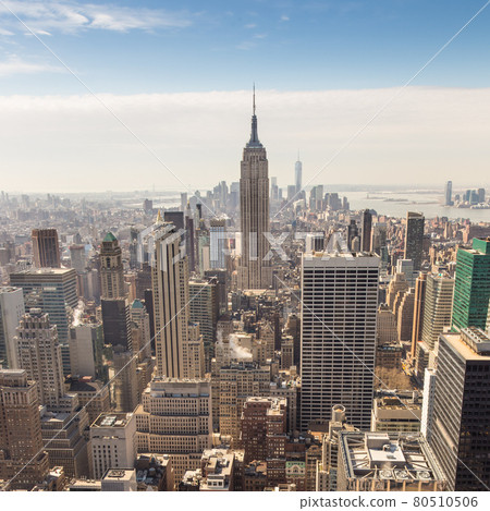 Panoramic view of building and skyscrapers in Midtown and downtown skyline of lower Manhattan, New York City, USA 80510506