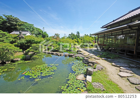 Chofu Garden Shoin and Pond in Shimonoseki City where lotus and water lily flowers bloom Chofu Garden Shoin and Pond in Shimonoseki City where lotus and water lily flowers bloom 80512253