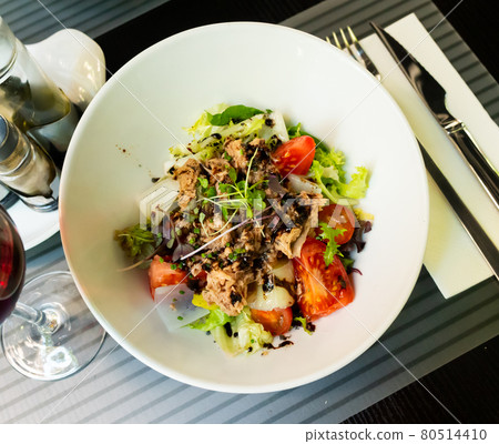 Spanish tuna salad with confit leek and modena 80514410