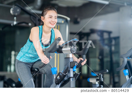 Fitness sports gym exercise bike training exercise Fitness sports gym exercise bike training exercise 80514429