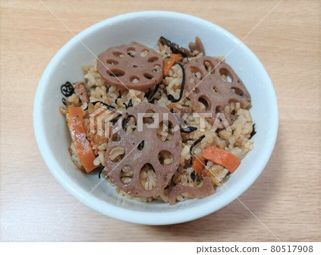 Hijiki and lotus root cooked rice Hijiki and lotus root cooked rice 80517908