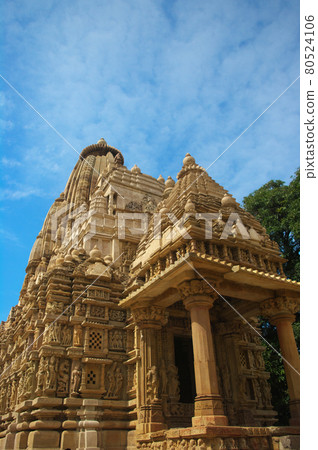 克久拉霍東縣的帕什瓦納塔寺 克久拉霍東縣的帕什瓦納塔寺 80524106