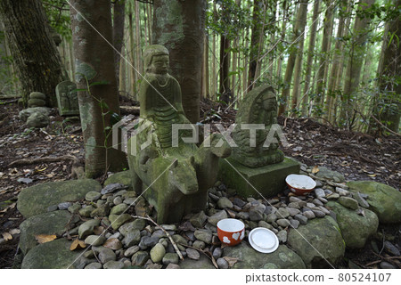 牛場童子像熊野古道中邊（和歌山縣田邊市中邊町） 80524107