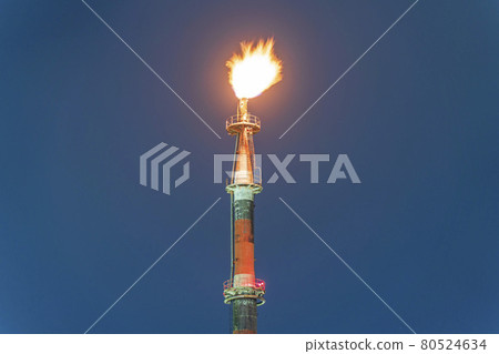 Flare stack in the factory area of Chidoricho [Kanagawa Prefecture, Kawasaki City, Kawasaki Ward] 80524634